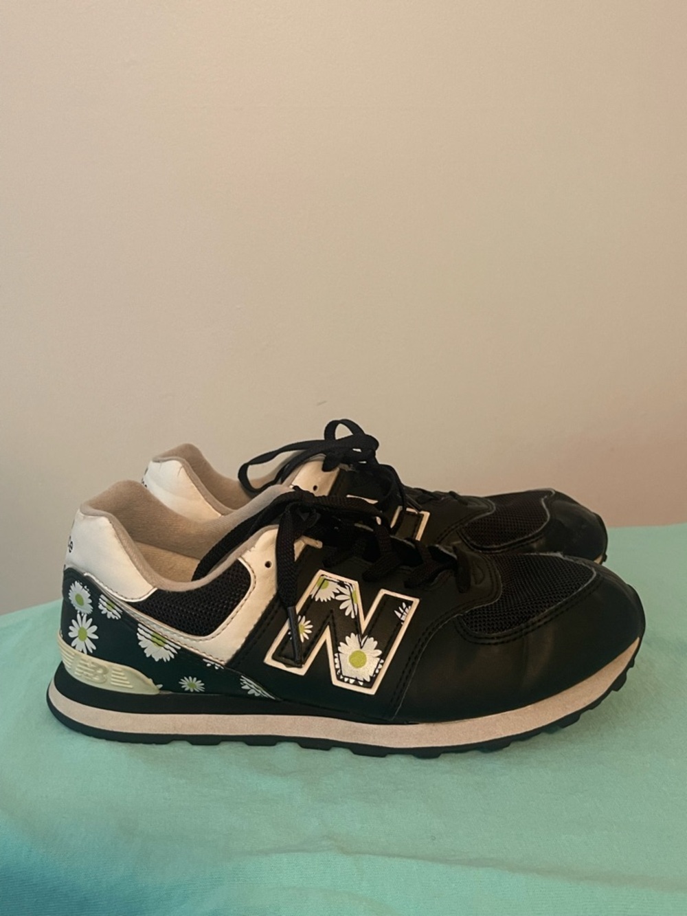 New Balance 574 "Daisy" Grade School Girls' Shoe Size 6